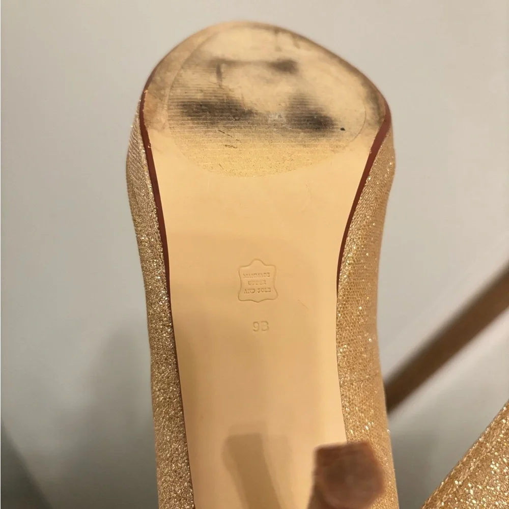 ✨ DREAMY Gold Glitter Bow Heels | Size 9